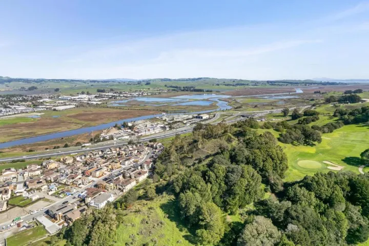 6 Turquoise Court, Petaluma, California 94952