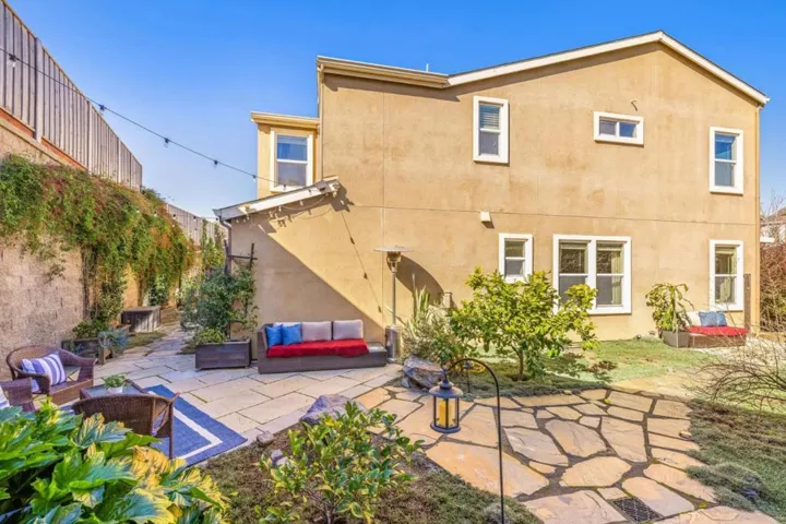 6 Turquoise Court, Petaluma, California 94952