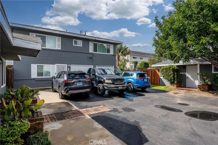 164 Walnut Street, Costa Mesa, California 92627