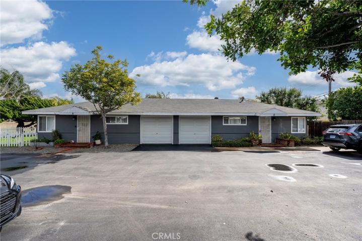 164 Walnut Street, Costa Mesa, California 92627