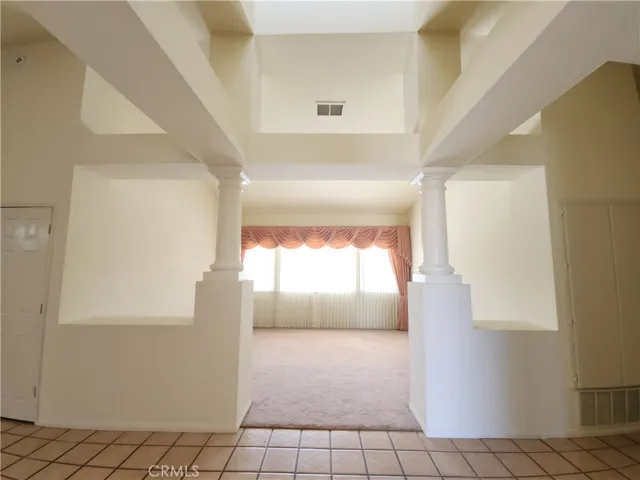Living room with heigh ceiling