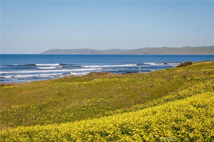 179 Tahiti Street, Morro Bay, California 93442