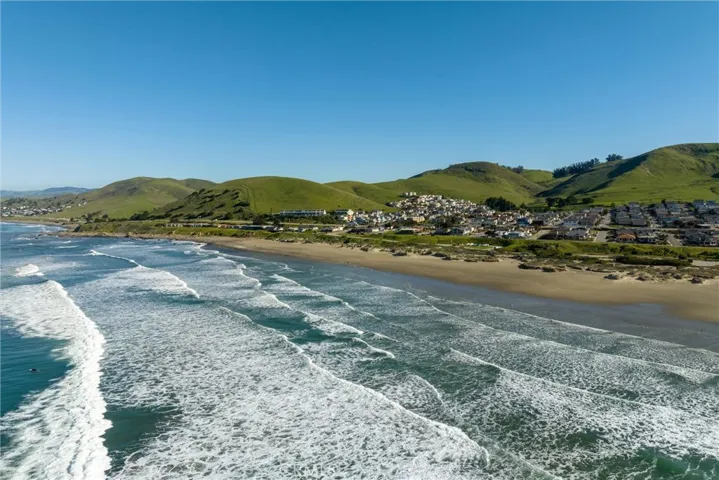179 Tahiti Street, Morro Bay, California 93442