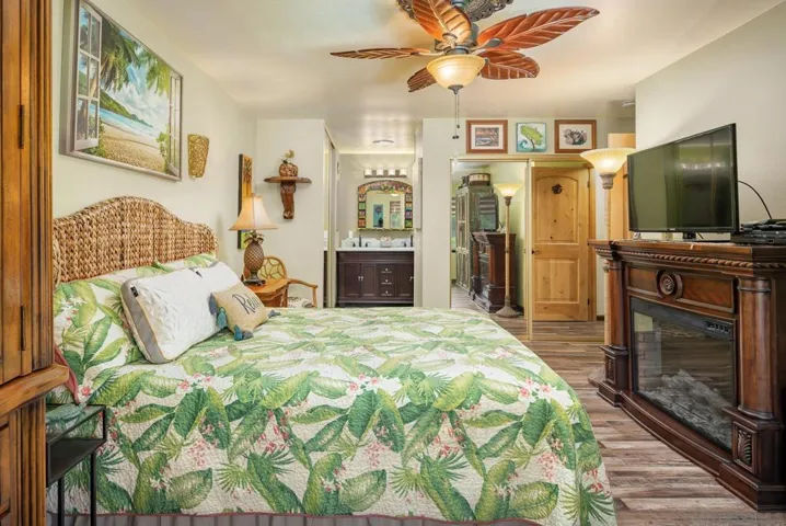 Virtually painted.  Bathroom is ensuite. Spacious bedroom has two closets.
