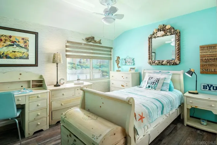 Actual color. Large mirrored door closet (not in photo).