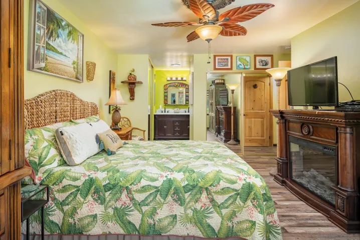 Actual color.  Primary bedroom is ensuite and has two large mirrored door closets.