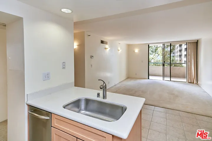 600 W 9th Street 702, Los Angeles, California 90015