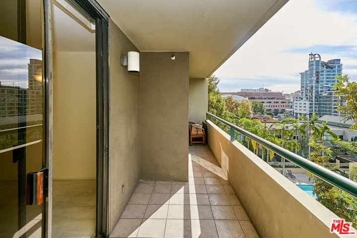 600 W 9th Street 702, Los Angeles, California 90015