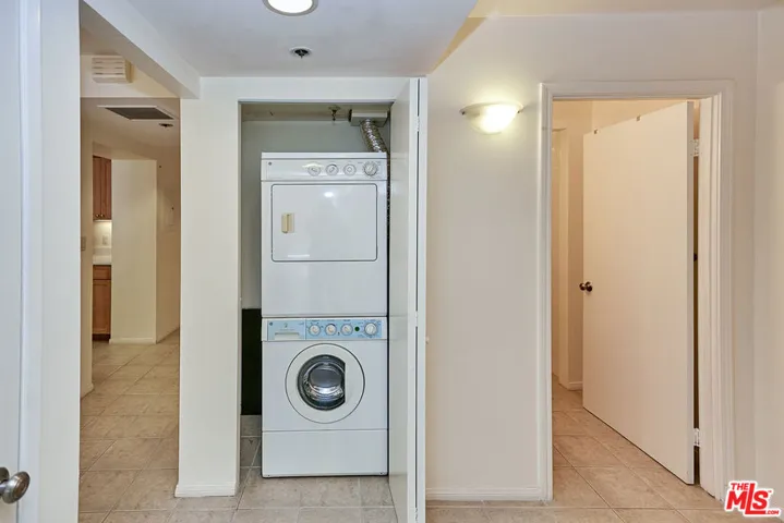 600 W 9th Street 702, Los Angeles, California 90015