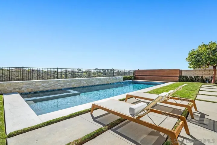 Swimming Pool/Hot Tub/Sauna