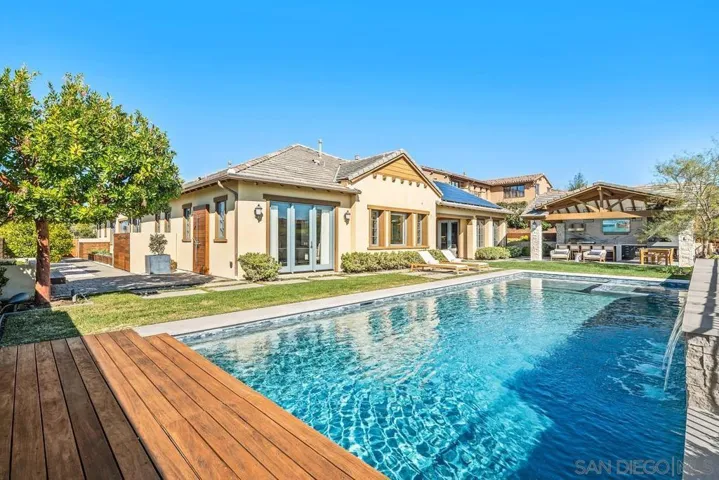 Swimming Pool/Hot Tub/Sauna