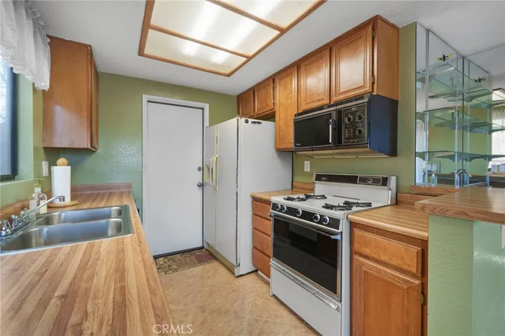 3221 Vineland Avenue 23, Baldwin Park, California 91706