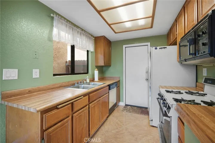 3221 Vineland Avenue 23, Baldwin Park, California 91706