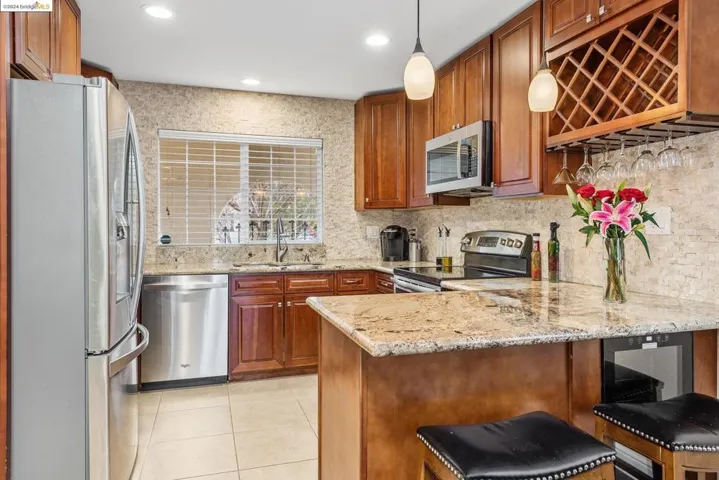 911 Hacienda Cir, Rohnert Park, California 94928
