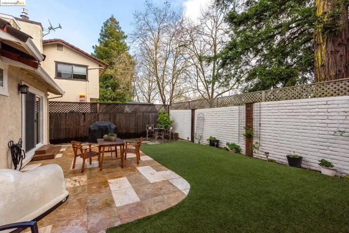 911 Hacienda Cir, Rohnert Park, California 94928