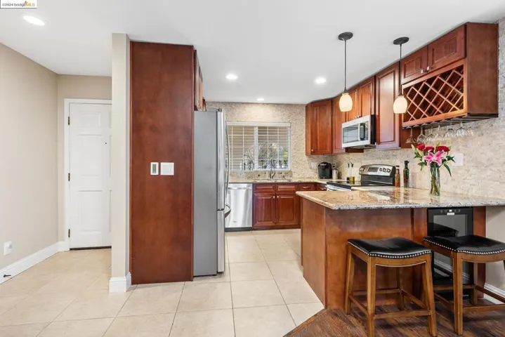 911 Hacienda Cir, Rohnert Park, California 94928