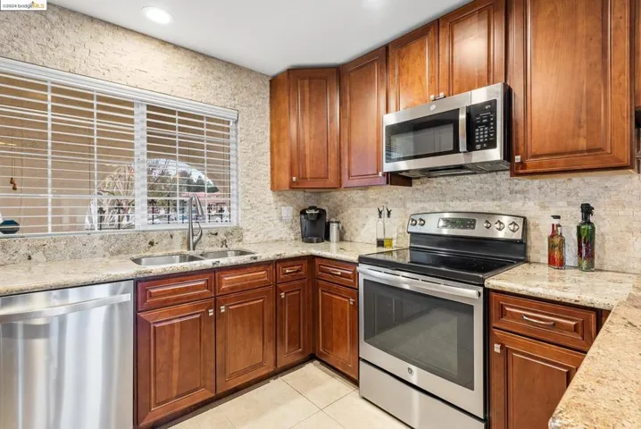 911 Hacienda Cir, Rohnert Park, California 94928