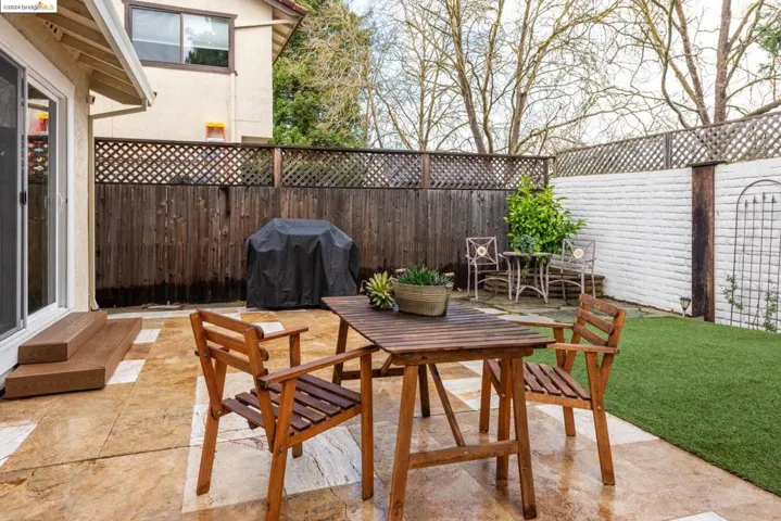 911 Hacienda Cir, Rohnert Park, California 94928