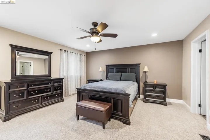 911 Hacienda Cir, Rohnert Park, California 94928