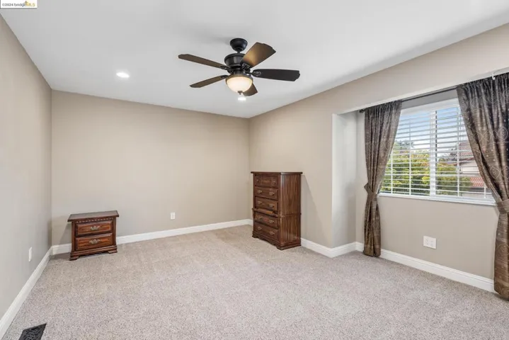 911 Hacienda Cir, Rohnert Park, California 94928
