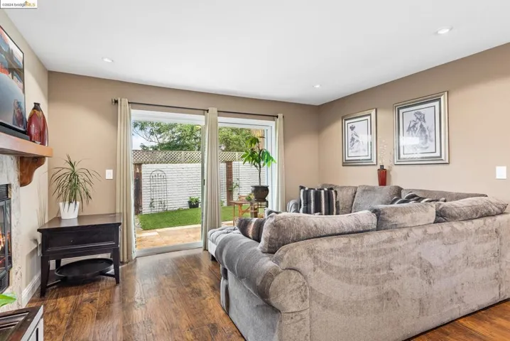 911 Hacienda Cir, Rohnert Park, California 94928