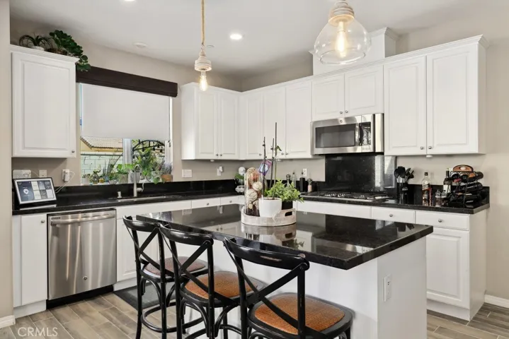 6946 Cache Way, Jurupa Valley, California 91752