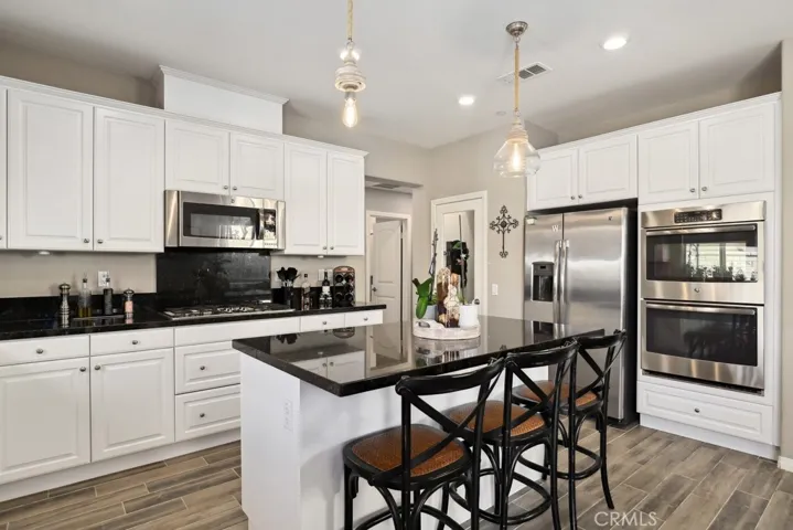 6946 Cache Way, Jurupa Valley, California 91752