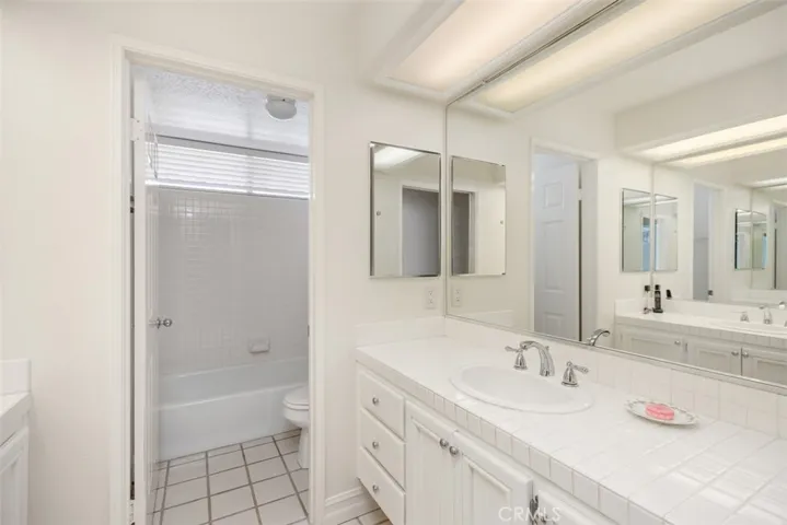 secondary hall bath - up