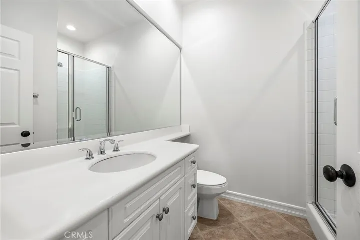 Downstairs Bathroom3