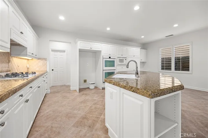 Kitchen with Island