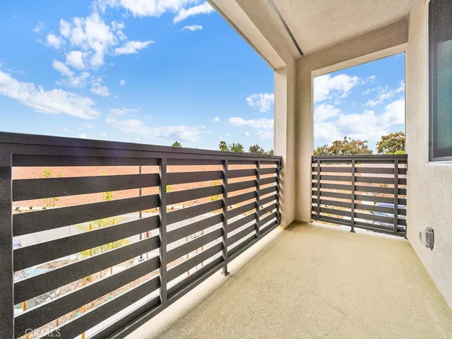 deck off of living area
