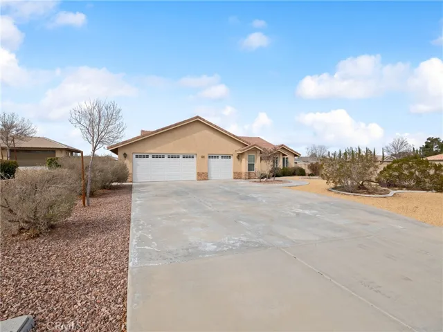 12526 Sarsi Place, Apple Valley, California 92308