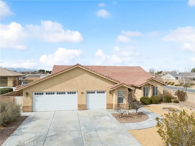 12526 Sarsi Place, Apple Valley, California 92308