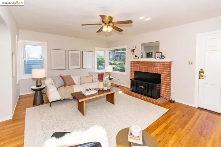2012 Santa Clara St, Richmond, California 94804