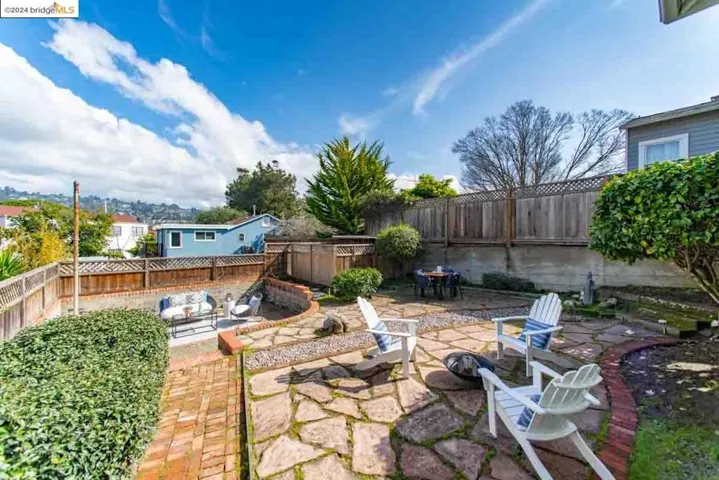 2012 Santa Clara St, Richmond, California 94804