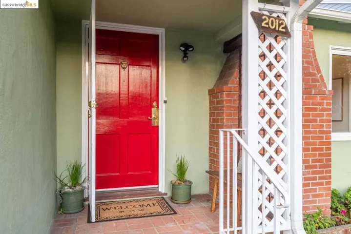 2012 Santa Clara St, Richmond, California 94804
