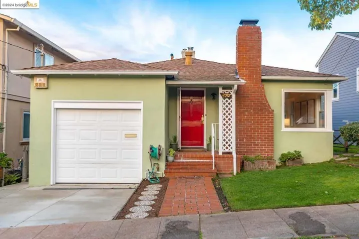 2012 Santa Clara St, Richmond, California 94804