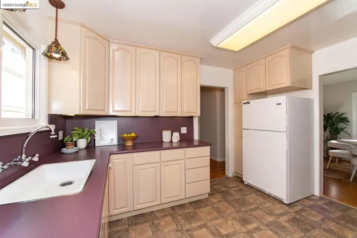 2012 Santa Clara St, Richmond, California 94804