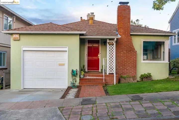 2012 Santa Clara St, Richmond, California 94804