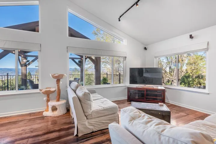 16755 Oak View Circle, Morgan Hill, California 95037