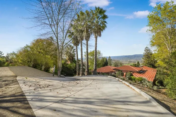 16755 Oak View Circle, Morgan Hill, California 95037