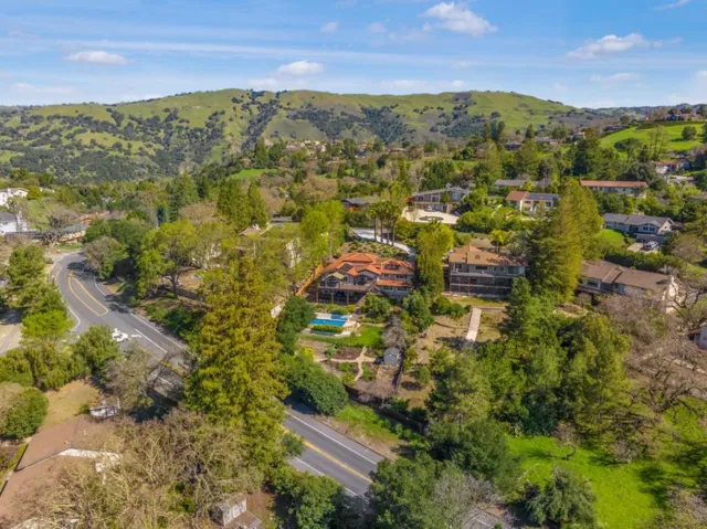 16755 Oak View Circle, Morgan Hill, California 95037