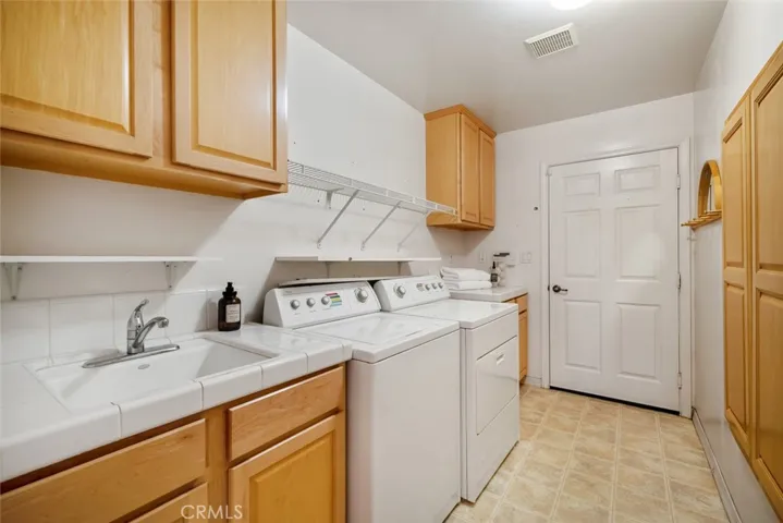 1556 Buckeye Court, San Luis Obispo, California 93401