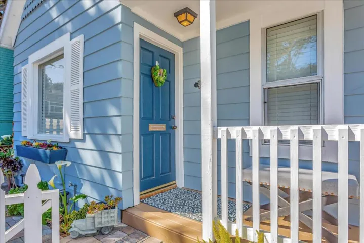 220 8th Street, Pacific Grove, California 93950