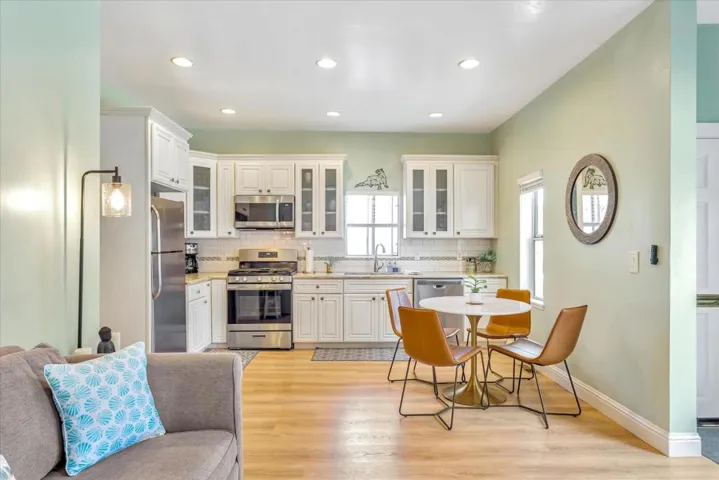 220 8th Street, Pacific Grove, California 93950