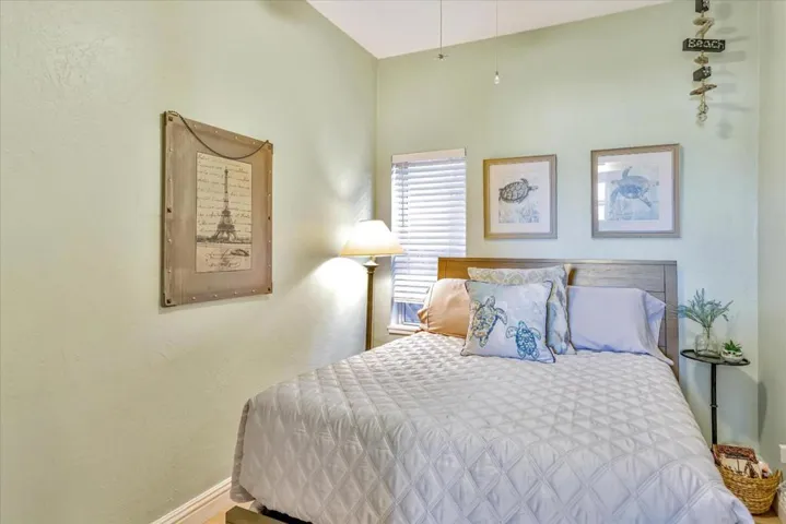 220 8th Street, Pacific Grove, California 93950