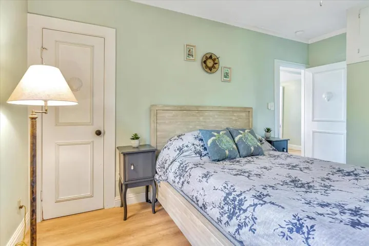 220 8th Street, Pacific Grove, California 93950