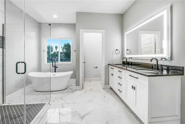 Primary Ensuite Bath