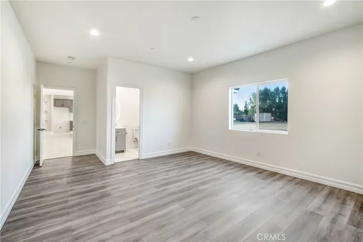 Junior Suite Adjacent to Dining Room
