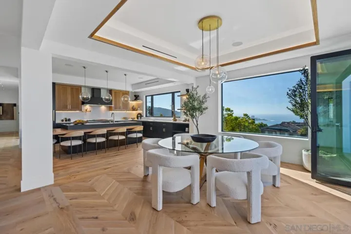 8433 Prestwick Dr, La Jolla, California 92037